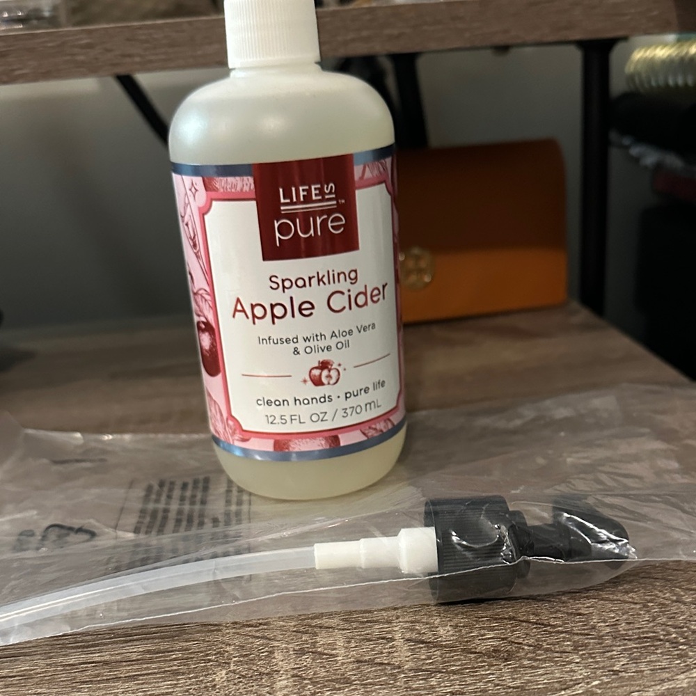 Sparkling Apple Cider Hand Soap - White